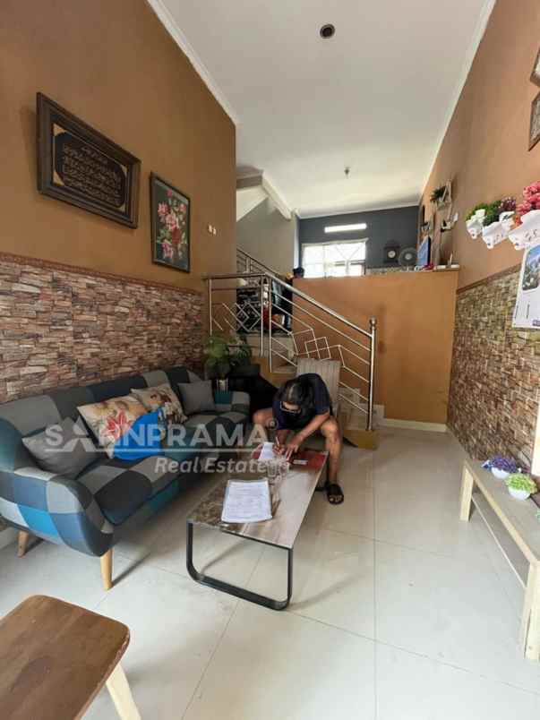 dijual rumah cipayung depok