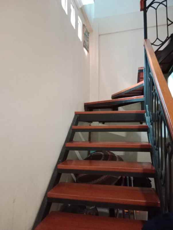 dijual rumah cipayung jakarta timur