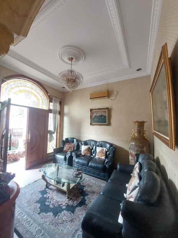 dijual rumah cipinang melayu