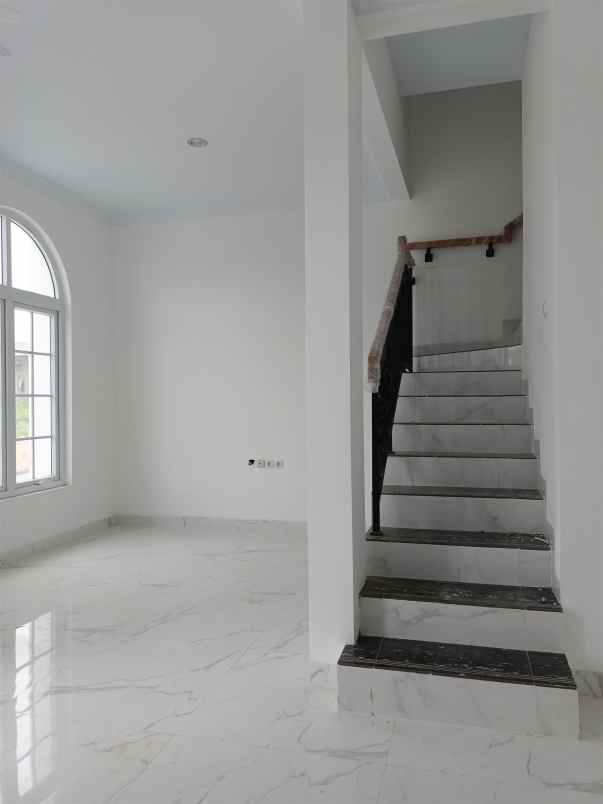 dijual rumah ciracas jakarta timur