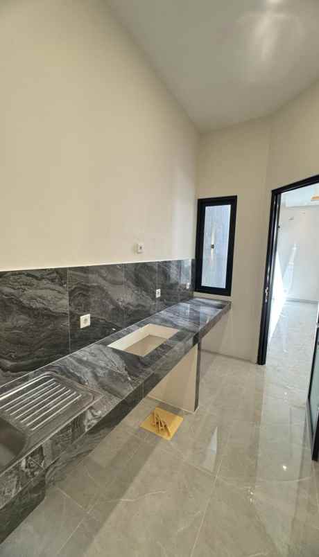 dijual rumah citraland woodland