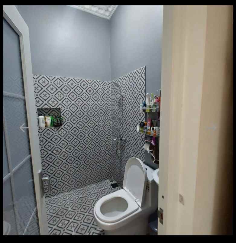 dijual rumah ciwaruga