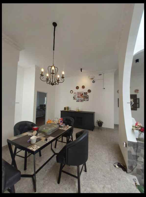 dijual rumah ciwaruga