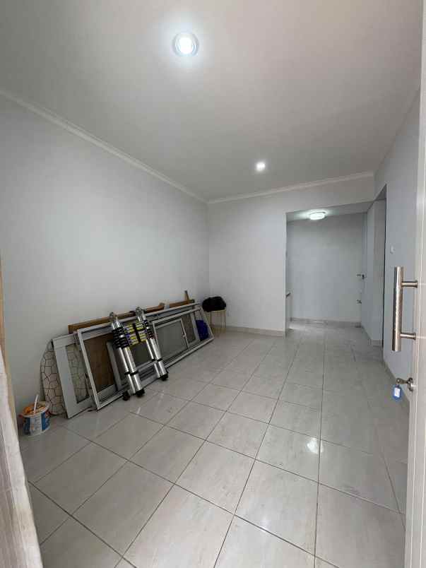 dijual rumah cluster boston village by