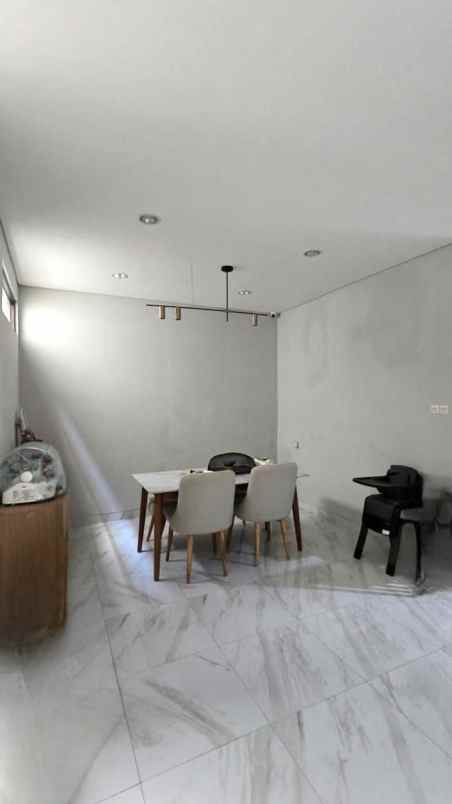 dijual rumah cluster shinano jgc