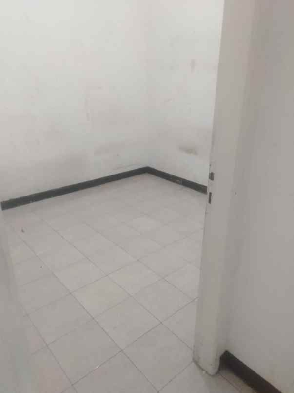 dijual rumah cluster taman sari kota