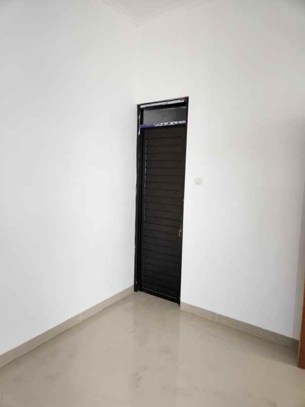 dijual rumah cluster villa cemara asri