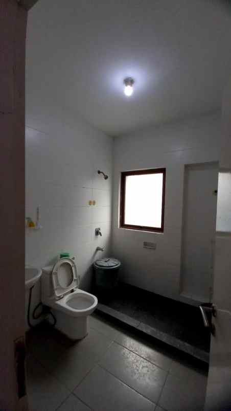 dijual rumah cluster zebrina jgc