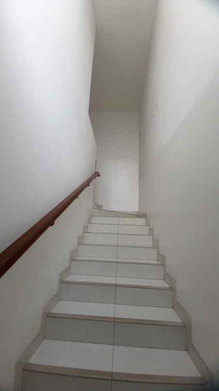 dijual rumah cluster zebrina jgc