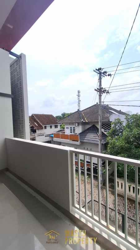 dijual rumah condongcatur depok