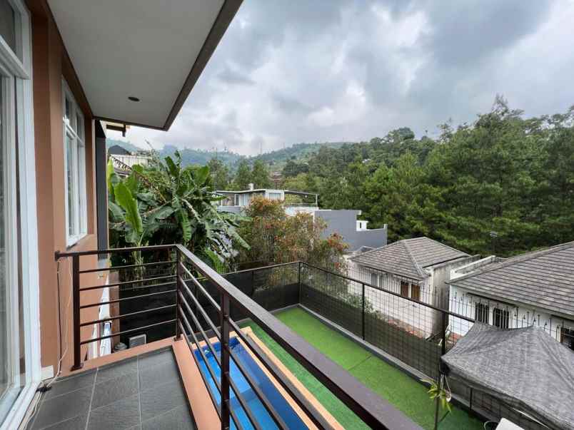 dijual rumah dago pakar