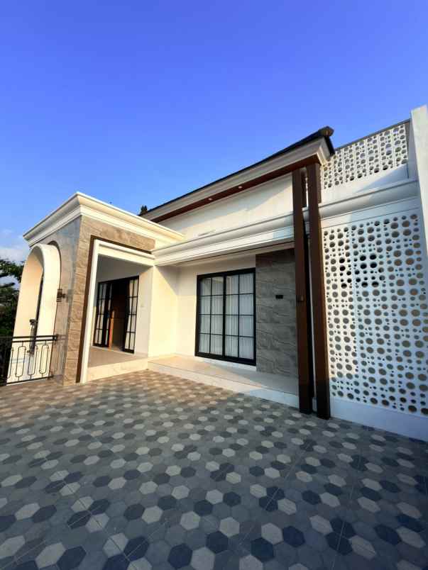 dijual rumah dau