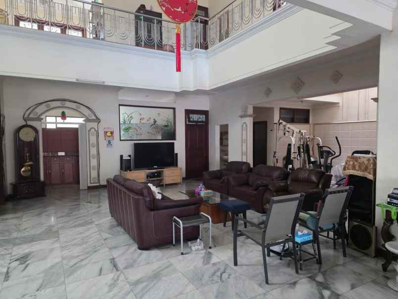 dijual rumah dharmahusada indah