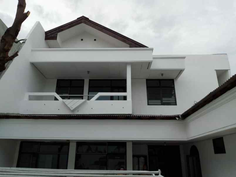 dijual rumah dharmahusada indah timur