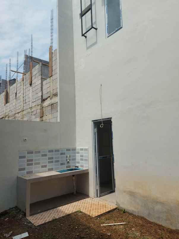 dijual rumah di jl raya banjaran pucung