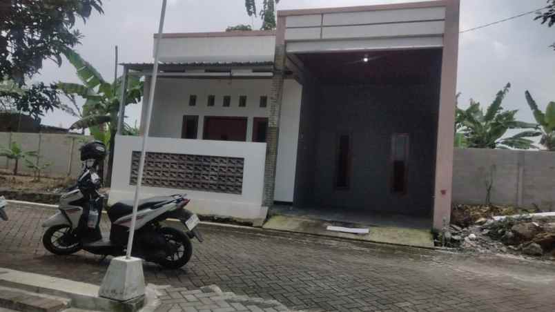 dijual rumah di mangunsari gunung pati sem