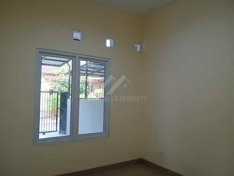 dijual rumah di nusa loka bsd city