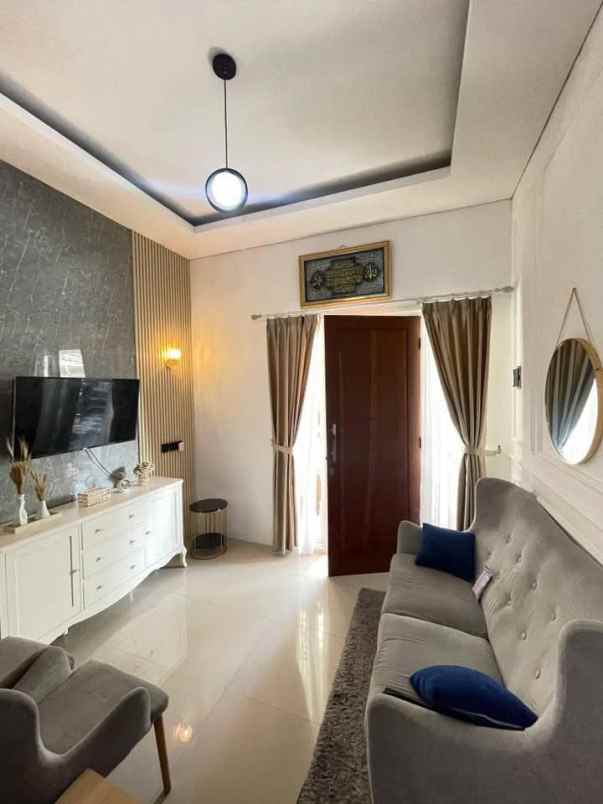 dijual rumah di perum eagle hill tembalang semarang