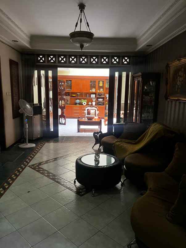 dijual rumah di tomang jakarta barat
