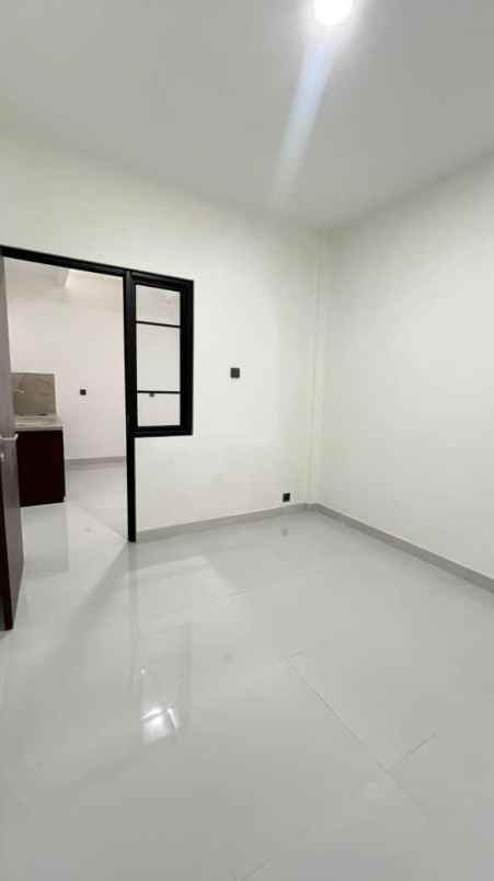 dijual rumah duta lestari