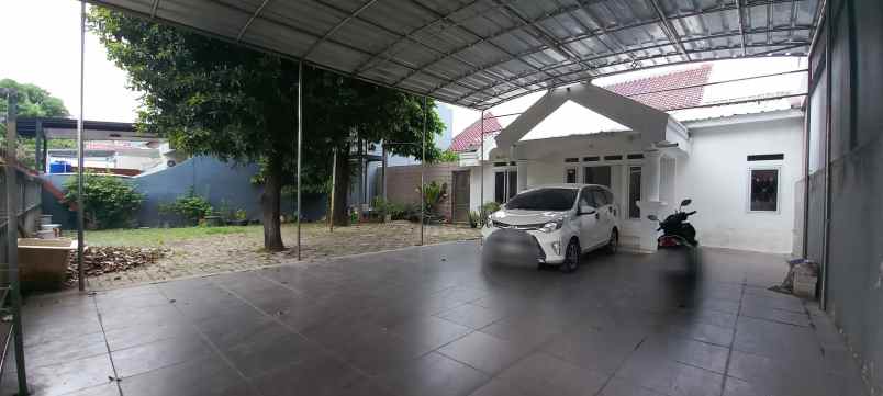 dijual rumah eksklusif dengan dua muka di duta harapan