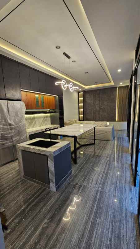 dijual rumah fullerton citraland