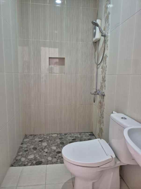 dijual rumah gading griya lestari