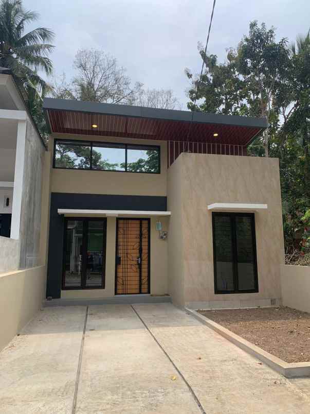 dijual rumah gg sitanjung sitanjung