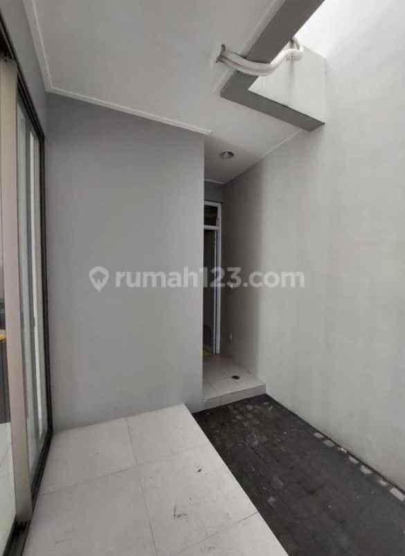 dijual rumah golf island cluster