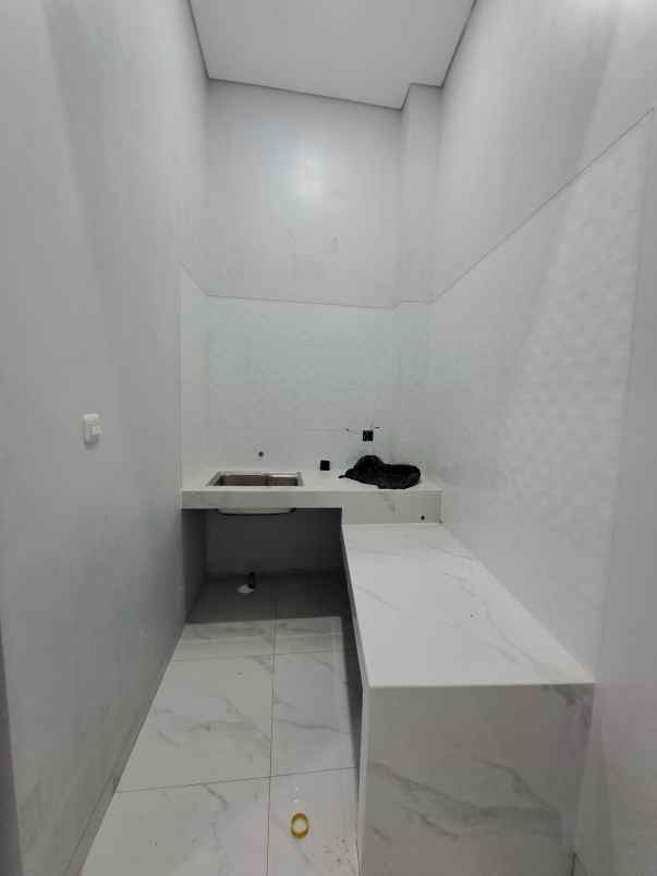 dijual rumah grafika