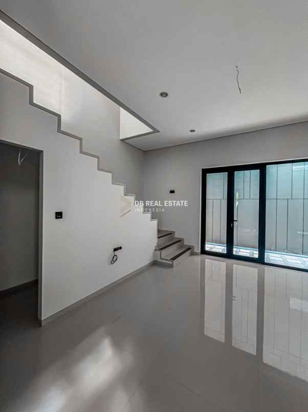 dijual rumah graha famili