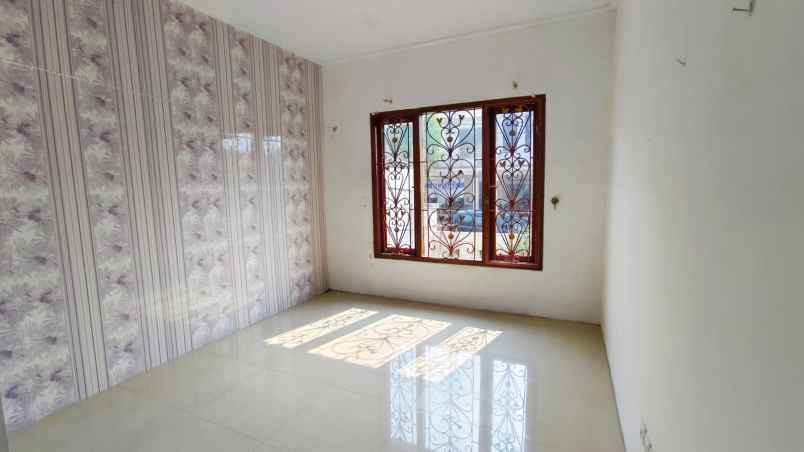 dijual rumah graha kalimas 1 jl kwitang