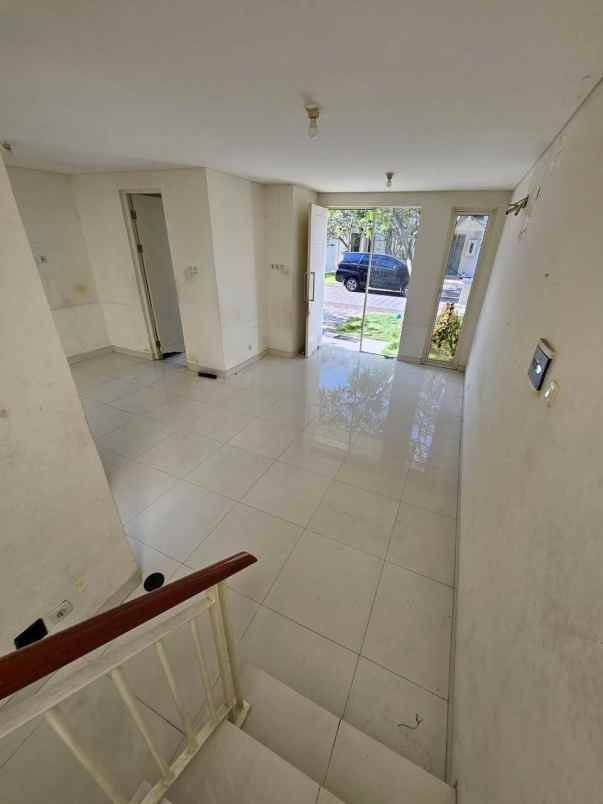 dijual rumah grand pakuwon tandes