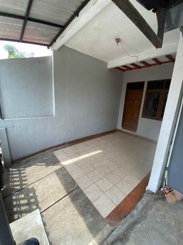 dijual rumah griya cinunuk indah
