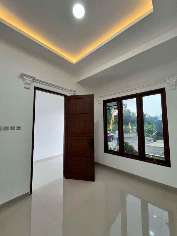 dijual rumah gunung pati