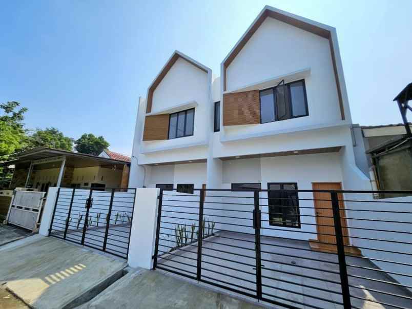 dijual rumah harapan indah