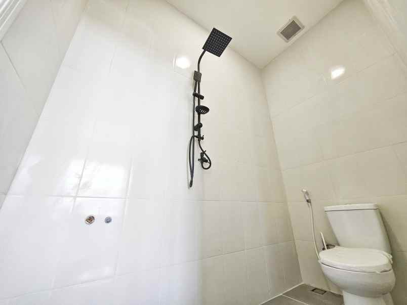 dijual rumah harapan indah