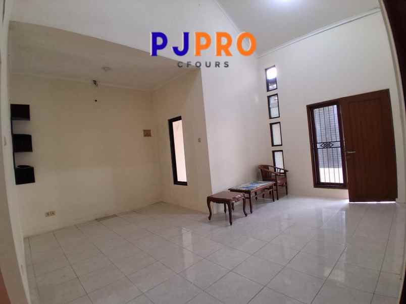 dijual rumah harapan indah cluster aralia