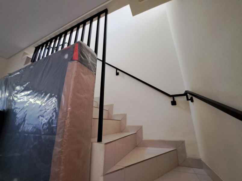 dijual rumah harapan indah cluster kana