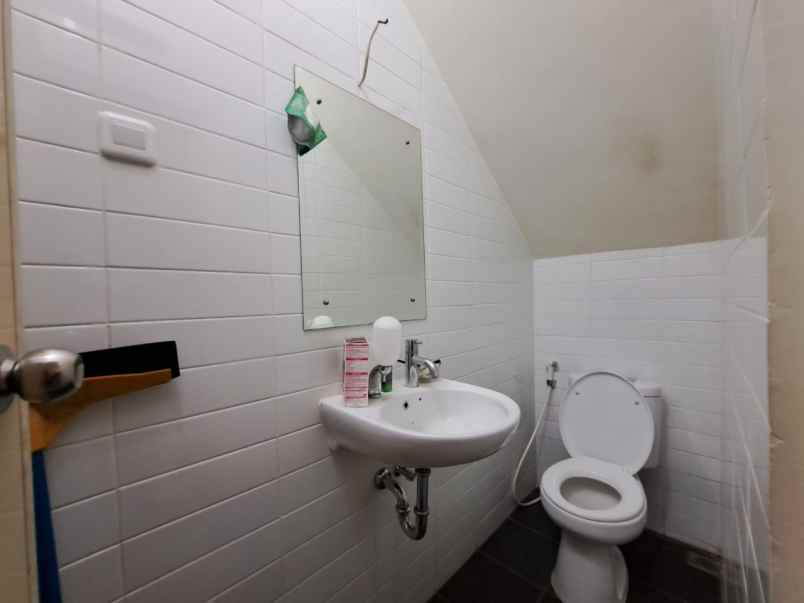 dijual rumah harapan indah cluster kana