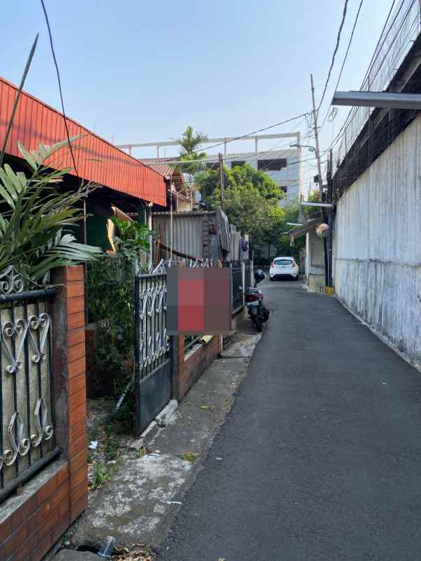 dijual rumah hitung tanah di tebet barat