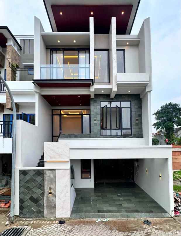 dijual rumah jagakarsa raya