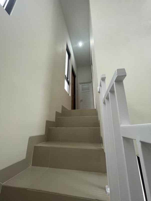 dijual rumah jalan alternatif kota