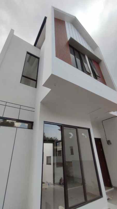 dijual rumah jalan alternatif kota