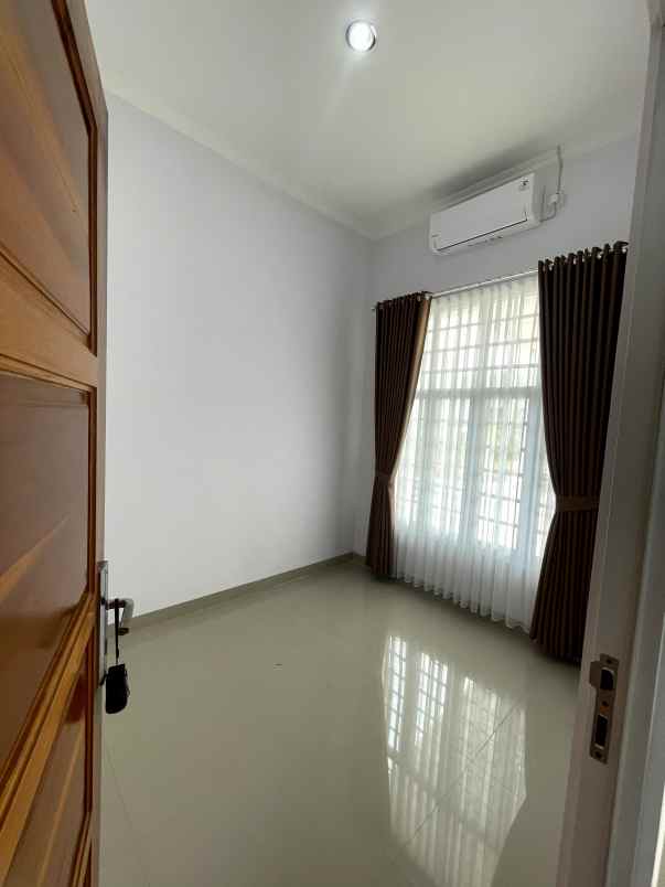 dijual rumah jalan alternatif kota