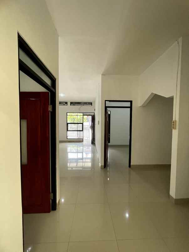 dijual rumah jalan alternatif kota