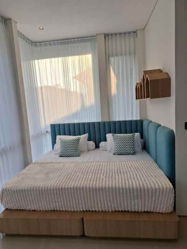 dijual rumah jalan bukit golf internasional