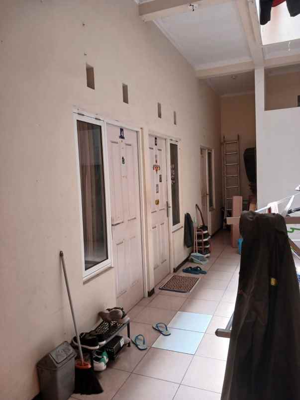 dijual rumah jalan bunga bunga suhat