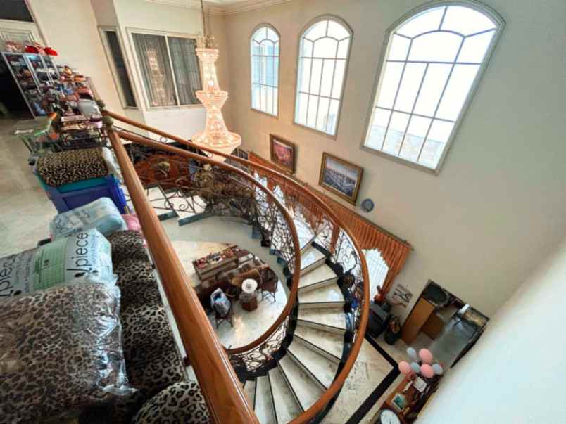 dijual rumah jalan denpasar