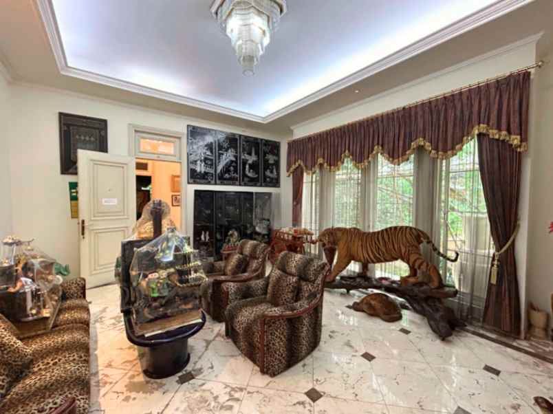 dijual rumah jalan denpasar